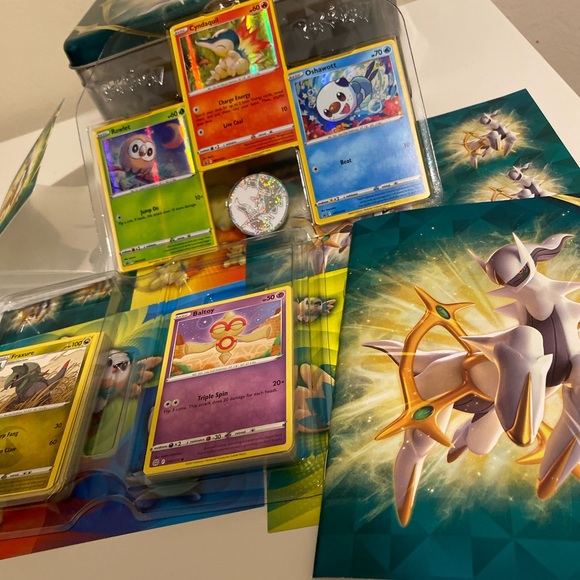 Pokémon Spring 2022 Collector Chest - Picture 4 of 4